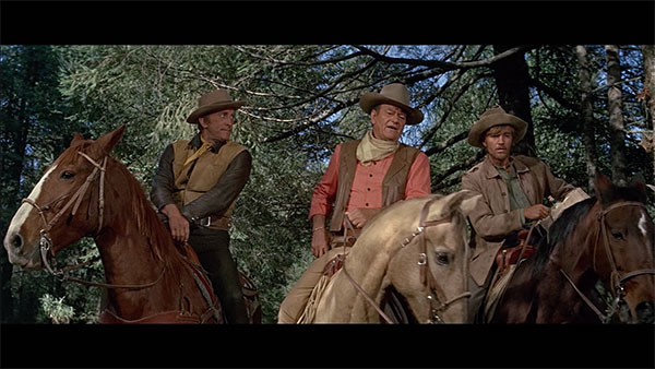 John Wayne et Kirk Douglas dans extrait de La Caravane en Feu en DVD et Combo DVD/Blu-Ray